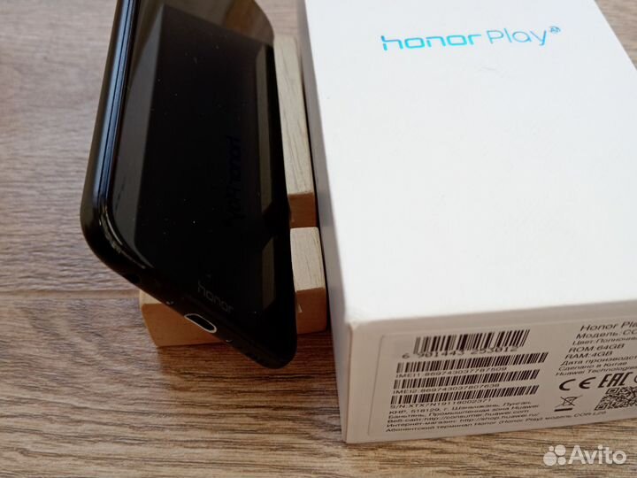 Телефон Honor Play
