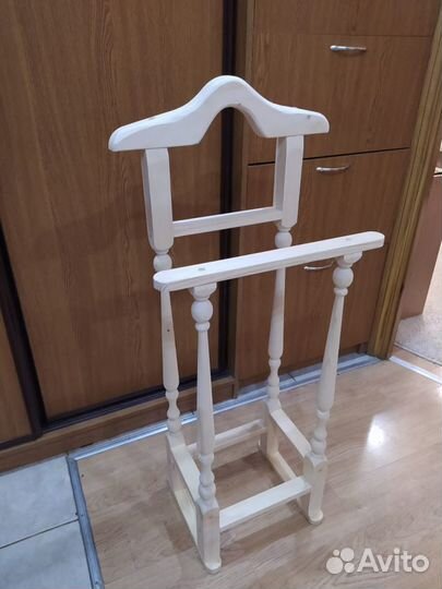 Вешалка плечики напольная деревянная