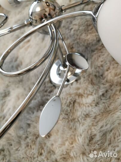 Люстра потолочная с плафонами