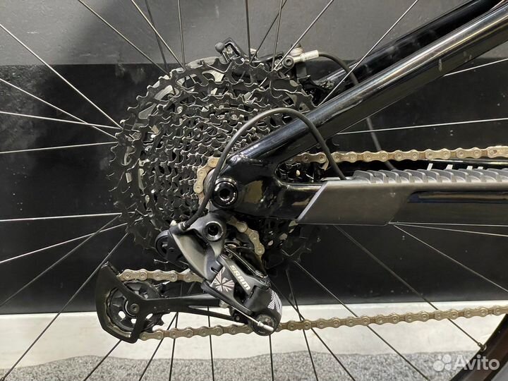 2022г Новый Focus Focus JAM 8.8 Carbon