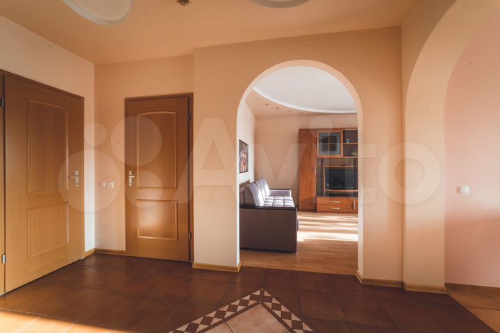 2-к. квартира, 68 м², 4/9 эт.