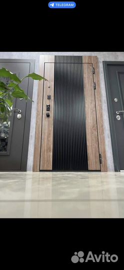 Дверь с отпечатком