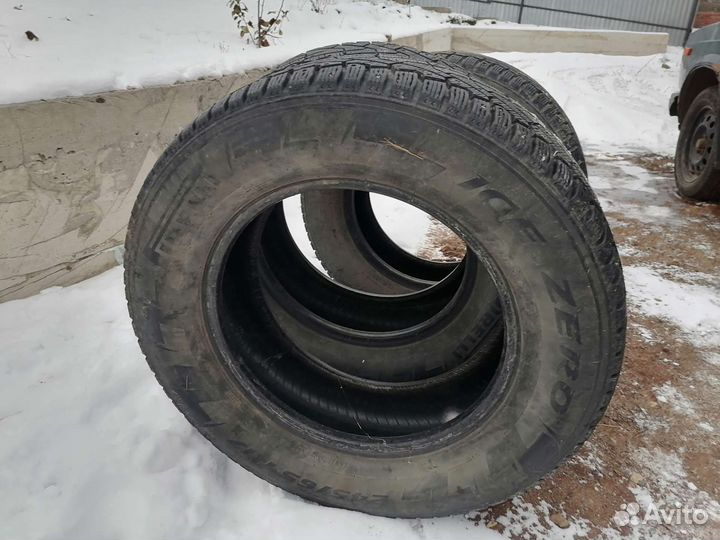 Pirelli Ice Zero 245/65 R17