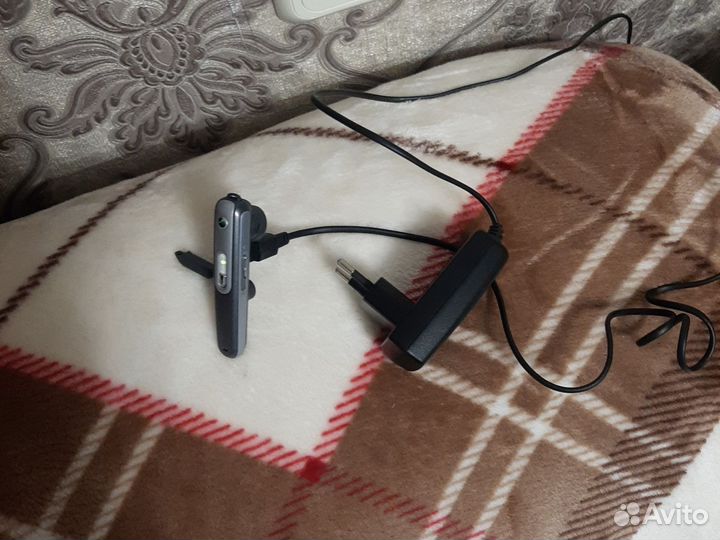 Блютуз -гарнитура 