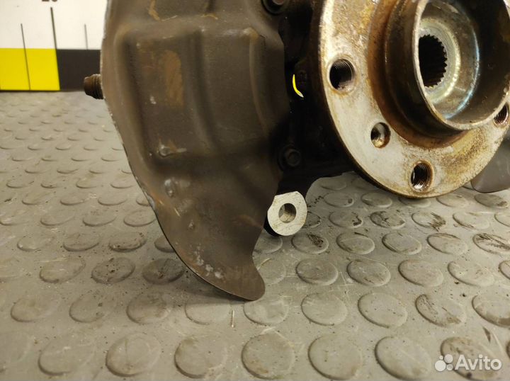 Кулак поворотный передний правый Mini Countryman