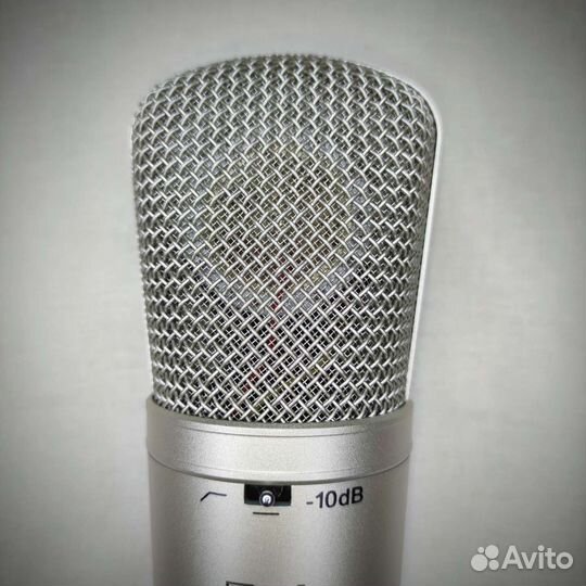 Behringer b1