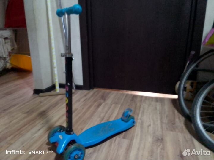 Самокаты большие и маленькие