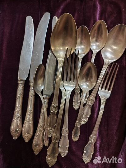 Набор мельхиоровых столовых приборов