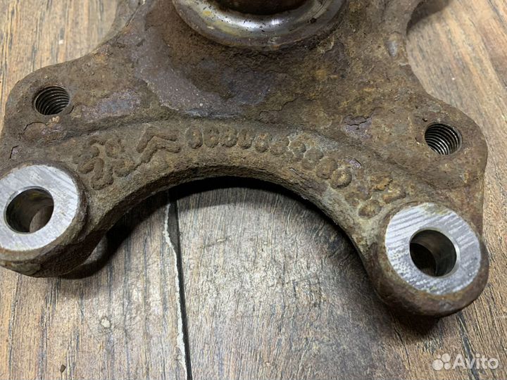 Peugeot 408 Цапфа (п.з.к.) левая и правая