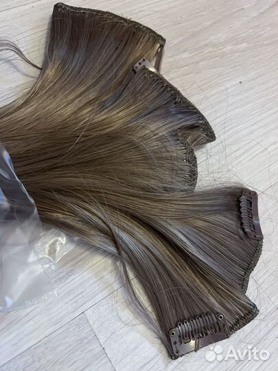 Волосы на заколках искусственные