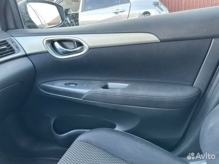 Обшивка двери Nissan Sentra B17 1.6 HR16DE CVT