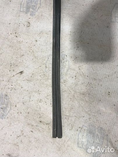 Уплотнитель стекла двери передний правый Daewoo