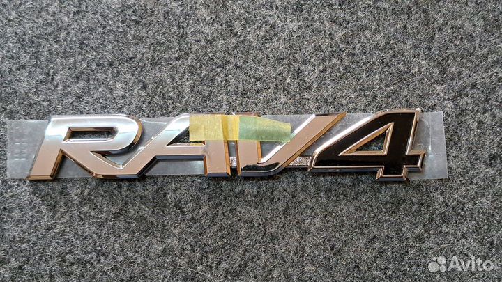 Эмблема Toyota RAV 4 на крышку багажника