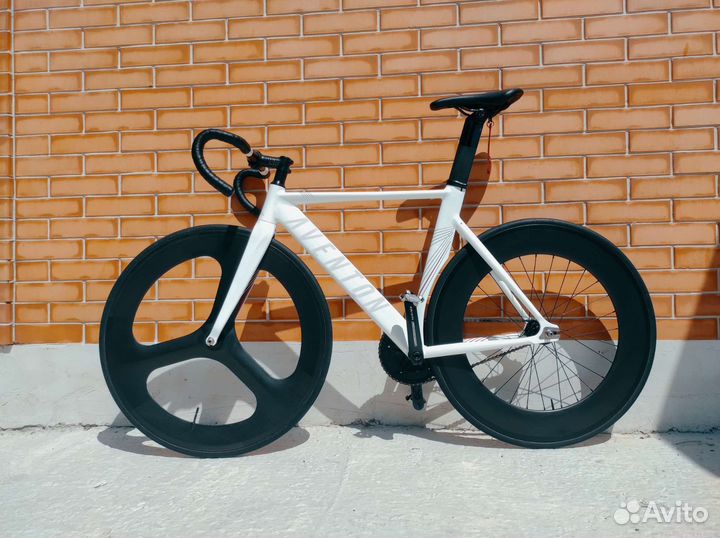 Трековый велосипед Aventon Mataro