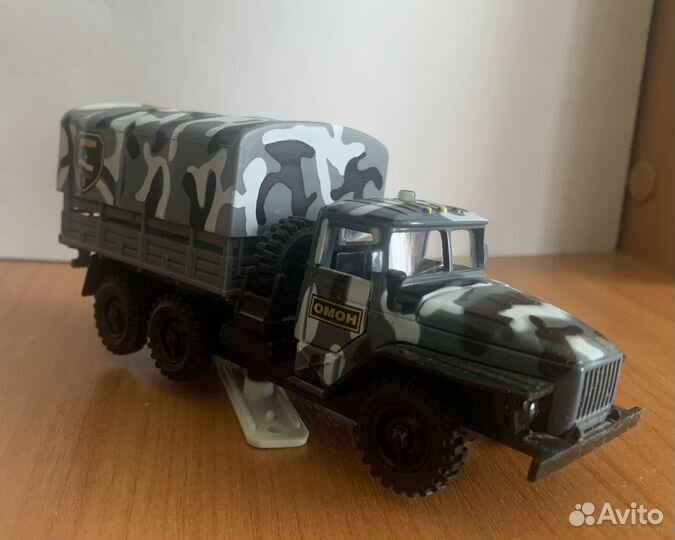 Модель Урал омон