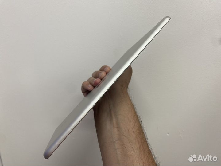 Apple iPad 6 2018 32gb wifi+sim отличный