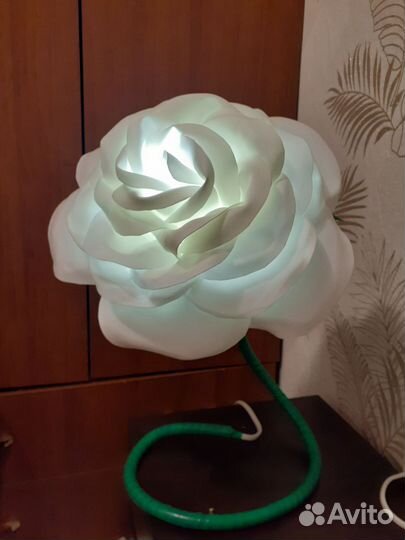 Светильник настольный роза