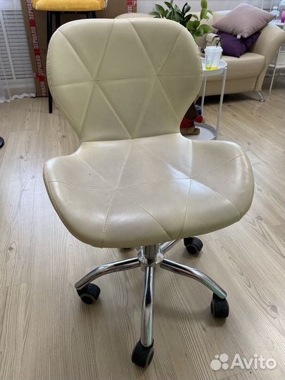 Стул кресло на колесиках