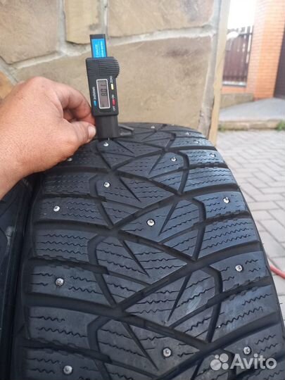 Goodyear Ultragrip 600 215/55 R17 98T