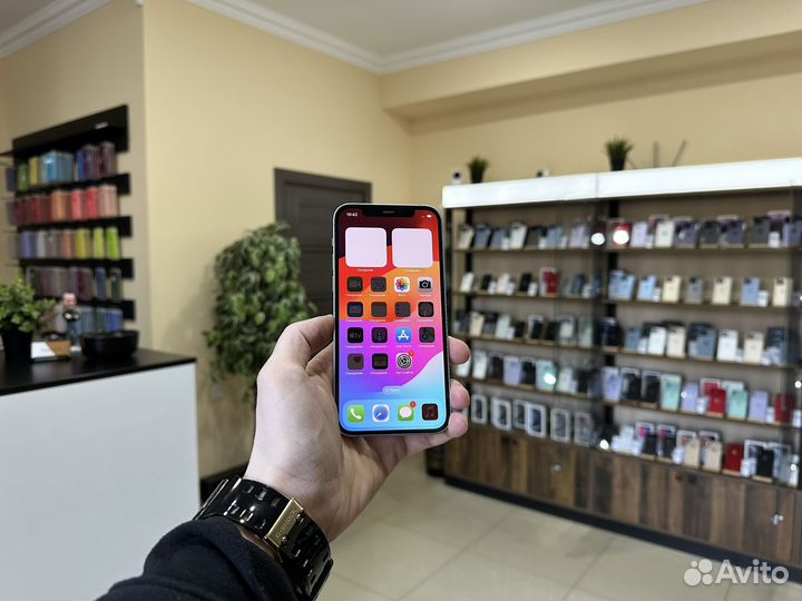 iPhone 12, 64 ГБ