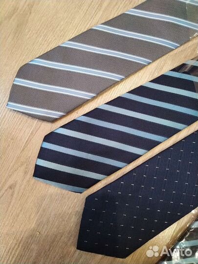 Галстук новый шелковый