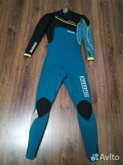 Гидрокостюм