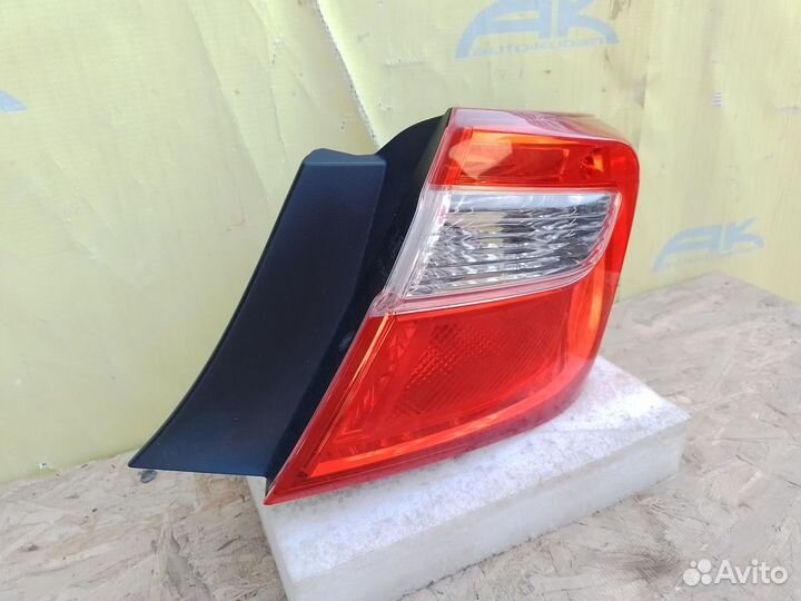 Фонарь задний наружный правый Toyota Camry 50