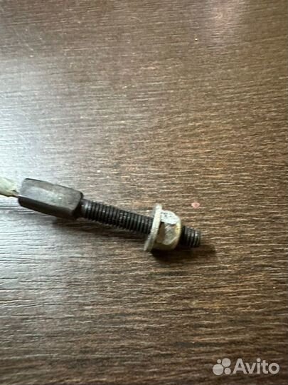 Тросик ручника Renault Logan