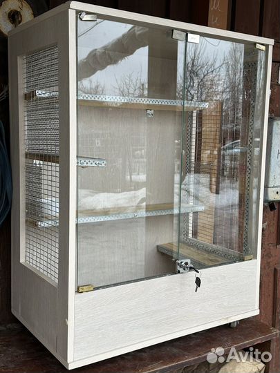 Витрина б/у и шиншиллы