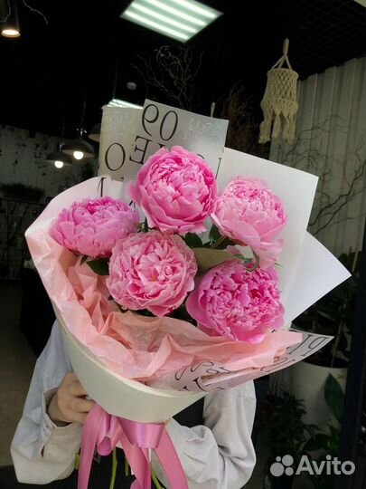 Букет из пионов