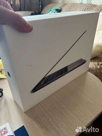 Macbook pro 13 2018 touch BAR