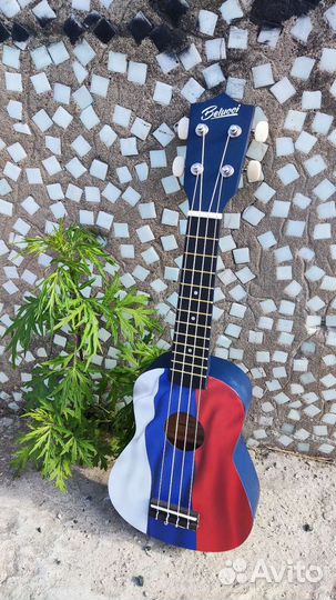 Укулеле триколор