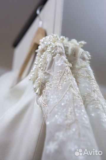 Атласное свадебное платье «Leo»