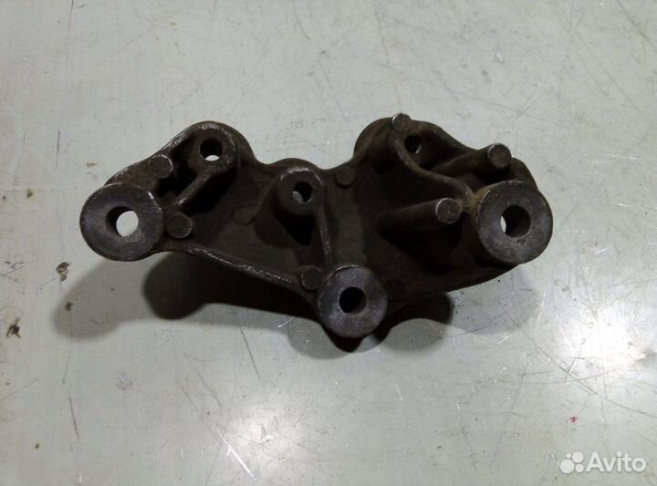 Кронштейн опоры двигателя Chevrolet Cobalt T250