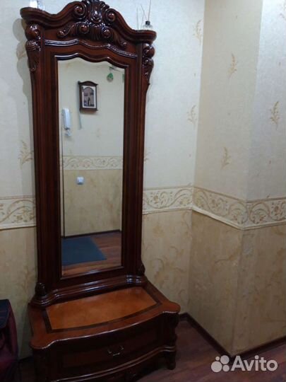 Зеркало в прихожую. В отличном состоянии