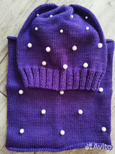 Комплект шапка плюс манишка новый Весна осень