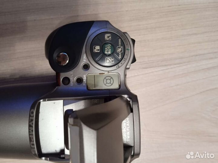 Зеркальный фотоаппарат olympus is-300