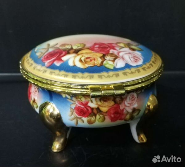 Шкатулка фарфоровая, позолота, деколь