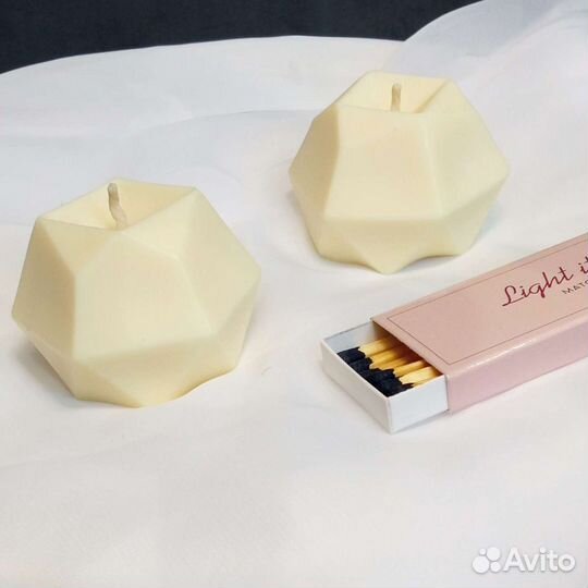 Свеча из натурального воска и вощины