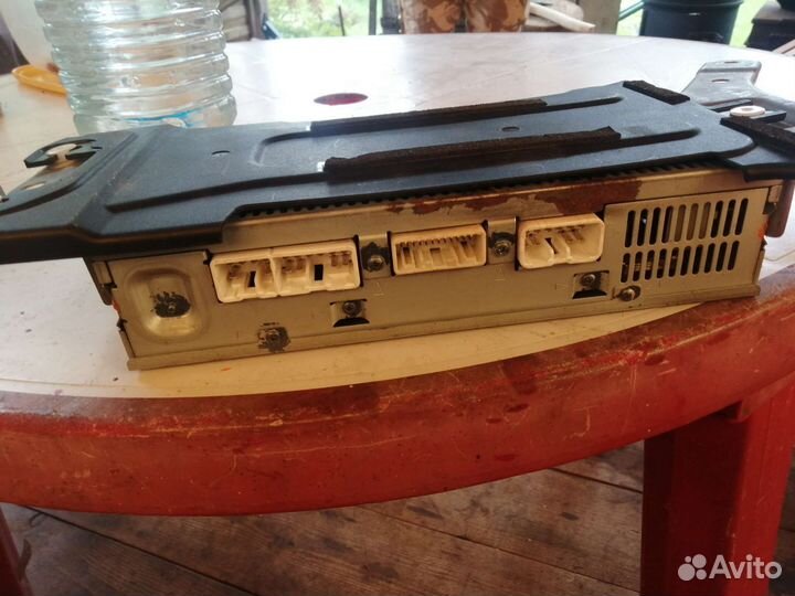 Усилитель звука в ремонт Toyota Land Cruiser 200