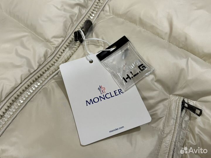 Пуховик moncler maya молочно-белый