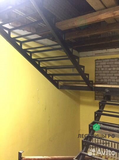 Лестница металлокаркас