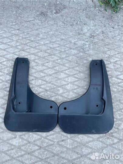 Брызговик передний левый Фольксваген Поло мк 5