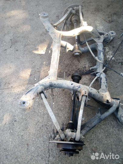 Продам запчасти на Volkswagen Touareg 2 года