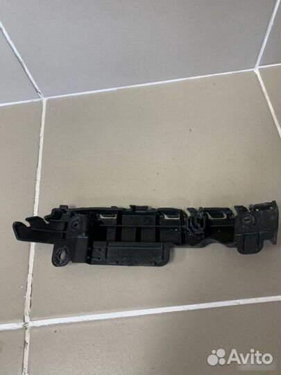 Направляющая бампера правая Chevrolet Cruze