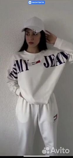 Tommy hilfiger костюм белый