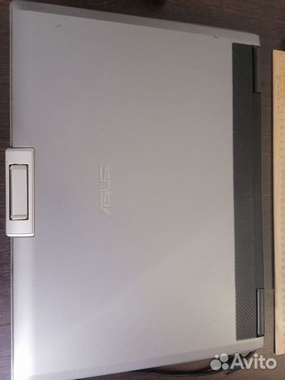 Ноутбук asus