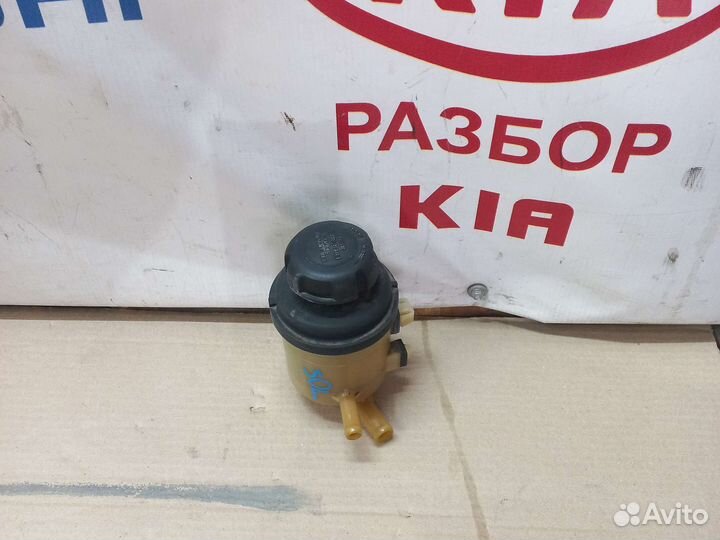 Бачок гур Hyundai Solaris 1