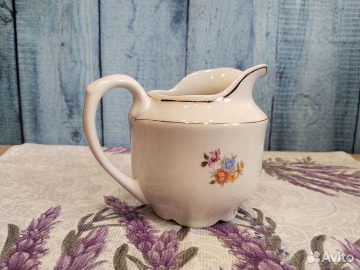 Молочник фарфоровый