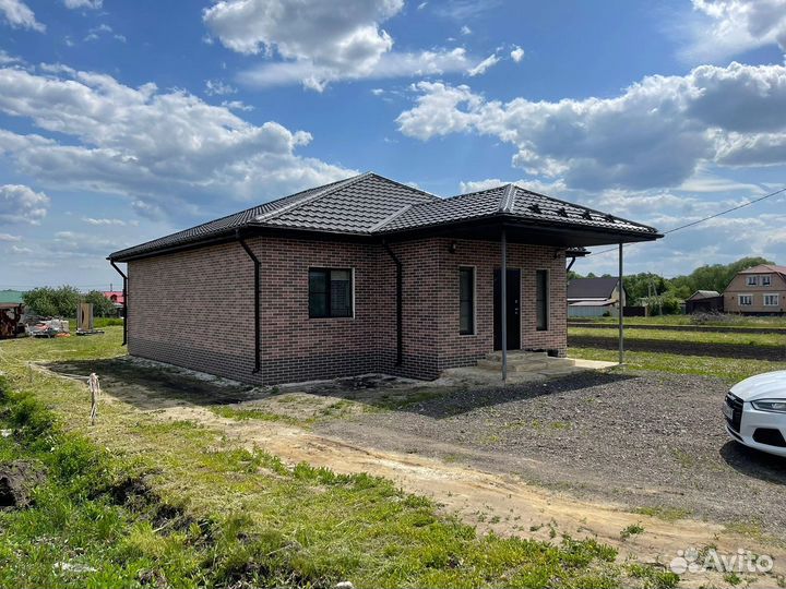 Гибкий кирпич на сетке с пленкой